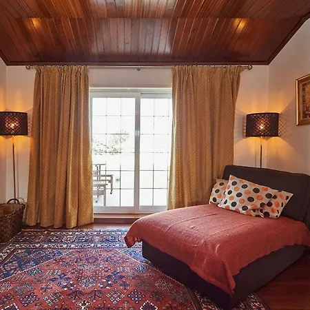 Penthouse With Balcony * 埃斯托利尔
