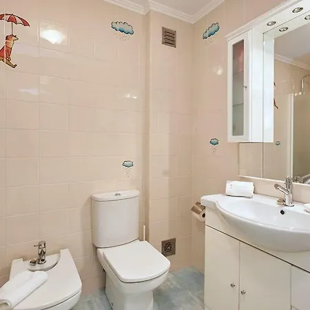 Penthouse With Balcony 度假居 *
